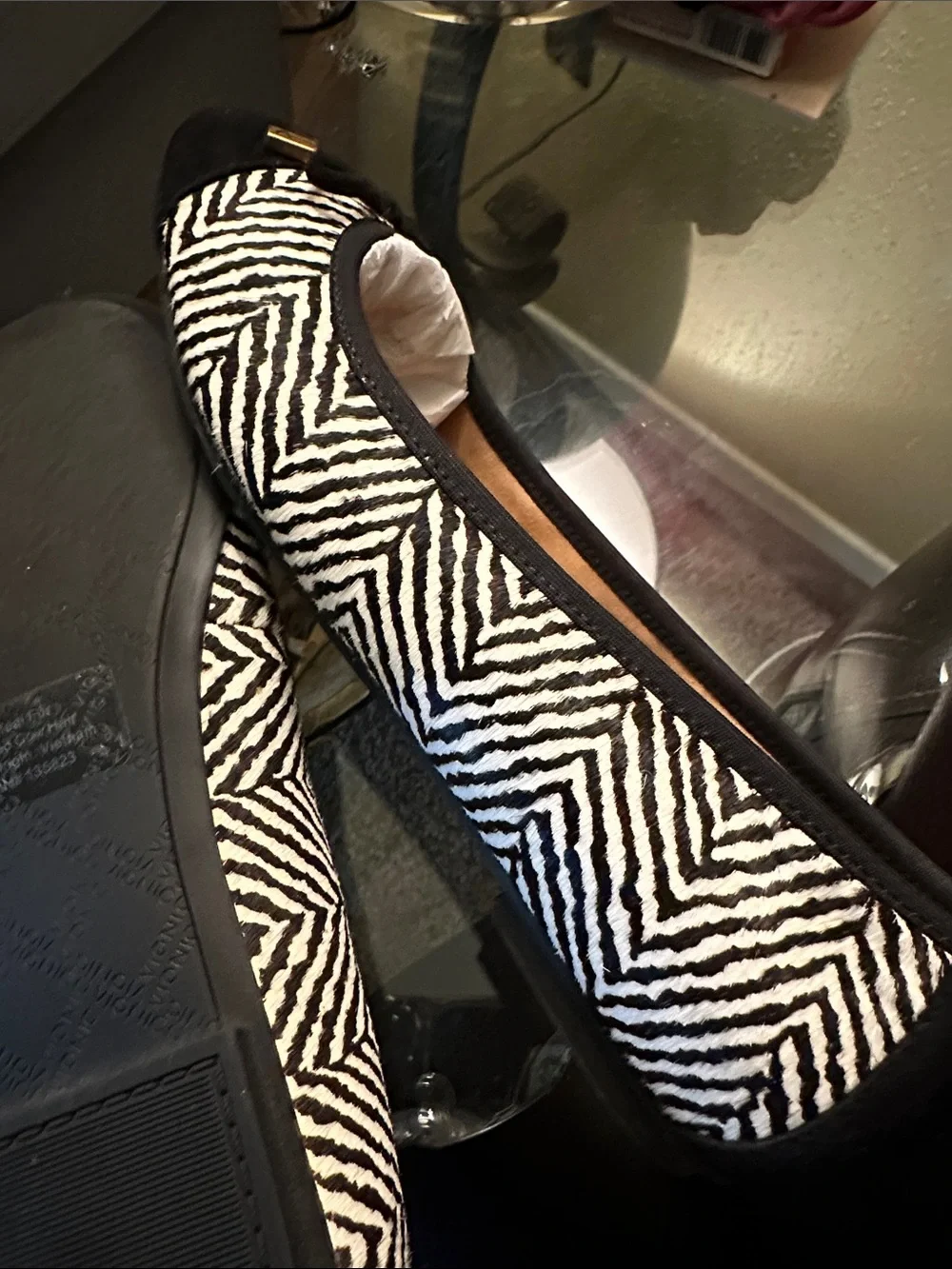 Vionic Black & White Zigzag Ballet Flats with Bow Detail